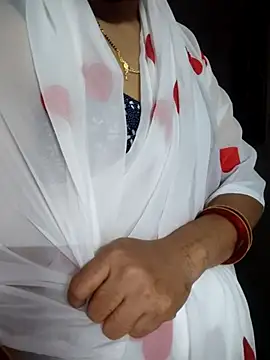 Snapshot of Aaradhya chatting on February 2026 01:06:02 AM Aaradhya online show from February 2026 01:06:02 AM