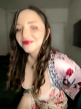 HoneySweetBee online show from November 2025 02:43:01 AM