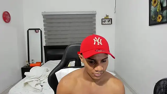 Snapshot of corzoethan chatting on November 2025 10:12:01 PM corzoethan online show from November 2025 10:12:01 PM