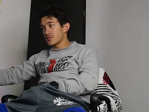 Snapshot of FelipheLive chatting on October 2025 07:09:02 AM FelipheLive online show from October 2025 07:09:02 AM