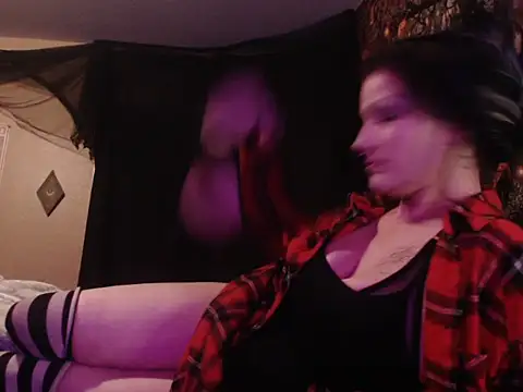 Snapshot of HighCityHoney chatting on October 2025 10:51:01 AM HighCityHoney online show from October 2025 10:51:01 AM