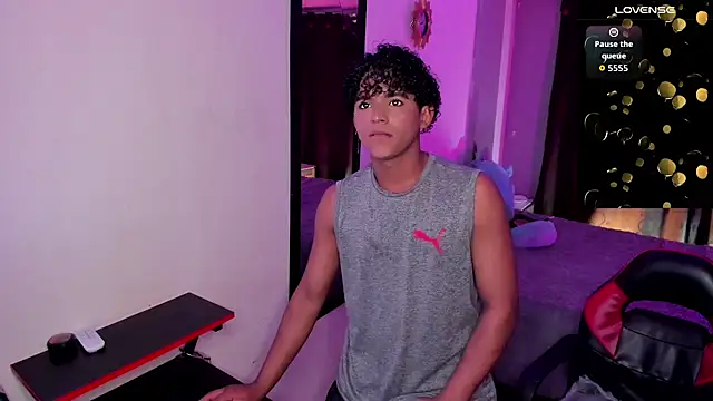 Noah Smith04 online show from October 2025 09:02:01 PM