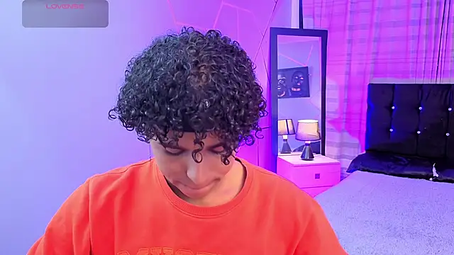 Noah Smith04 online show from November 2025 09:39:01 PM