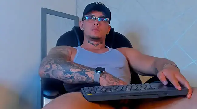 NoahhBrown online show from February 2025 06:20:01 AM