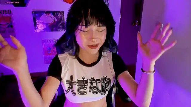 Snapshot of MonxxsLove chatting on June 2026 03:31:01 AM MonxxsLove online show from June 2026 03:31:01 AM