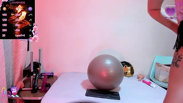 Snapshot of cleopatraa chatting on January 2026 01:59:02 PM cleopatraa online show from January 2026 01:59:02 PM