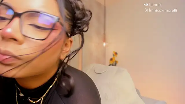 Nicolemorelli2 online show from May 2026 02:47:01 PM