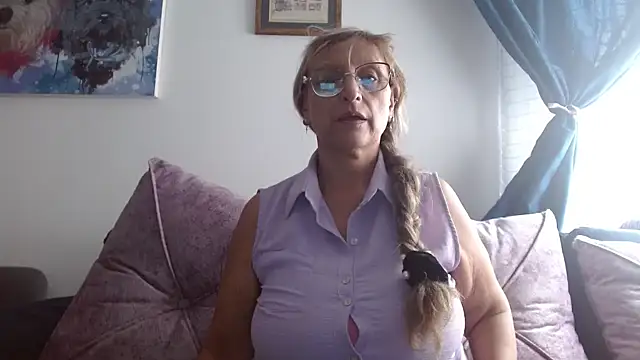 Snapshot of Lilly_macflyy chatting on May 2026 07:42:01 PM Lilly macflyy online show from May 2026 07:42:01 PM