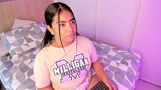 Snapshot of hannnasmith chatting on November 2025 03:16:02 AM hannnasmith online show from November 2025 03:16:02 AM