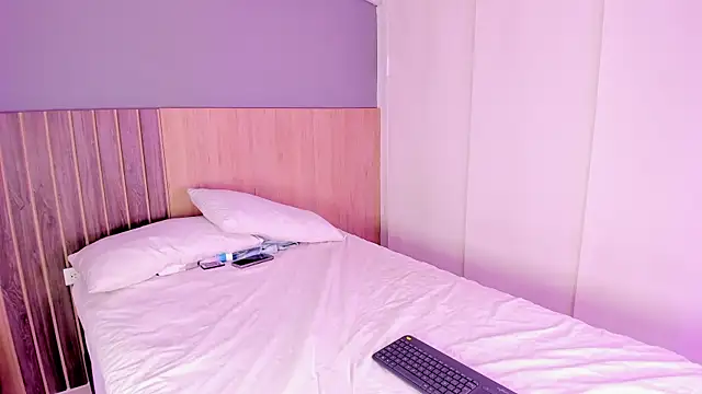 Snapshot of hannnasmith chatting on December 2025 03:12:01 AM hannnasmith online show from December 2025 03:12:01 AM