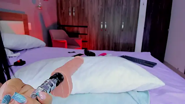 Snapshot of hannnasmith chatting on January 2026 01:53:02 AM hannnasmith online show from January 2026 01:53:02 AM