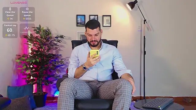 Snapshot of HenryBenso chatting on October 2025 04:30:02 PM HenryBenso online show from October 2025 04:30:02 PM