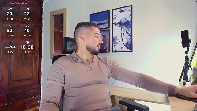 Snapshot of HenryBenso chatting on October 2025 06:09:01 PM HenryBenso online show from October 2025 06:09:01 PM