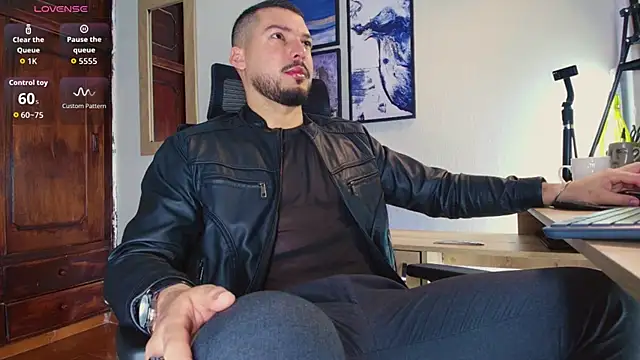 Snapshot of HenryBenso chatting on November 2025 10:05:01 AM HenryBenso online show from November 2025 10:05:01 AM