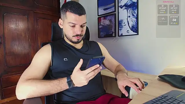 Snapshot of HenryBenso chatting on December 2025 08:47:02 PM HenryBenso online show from December 2025 08:47:02 PM