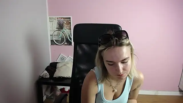 viktoria lovely online show from June 2026 07:02:01 AM