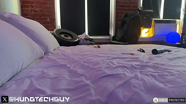 hungtechguy online show from April 2026 11:38:02 PM