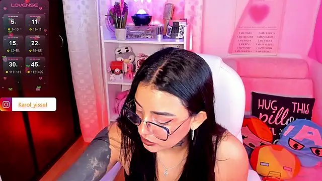 Snapshot of Hinataw33d01 chatting on December 2024 01:07:02 AM Hinataw33d01 online show from December 2024 01:07:02 AM