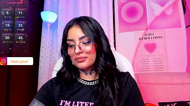 Snapshot of Hinataw33d01 chatting on December 2024 05:14:02 AM Hinataw33d01 online show from December 2024 05:14:02 AM