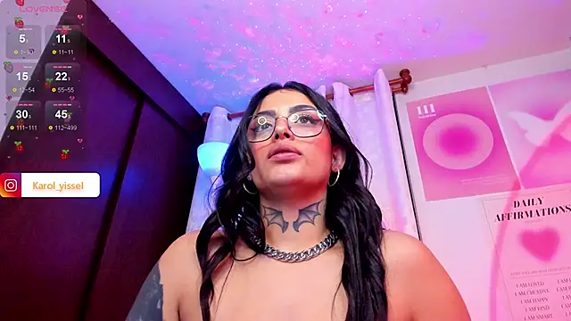 Snapshot of Hinataw33d01 chatting on December 2024 08:17:02 AM Hinataw33d01 online show from December 2024 08:17:02 AM