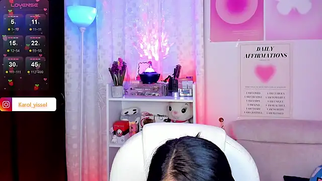 Snapshot of Hinataw33d01 chatting on December 2024 06:24:02 AM Hinataw33d01 online show from December 2024 06:24:02 AM