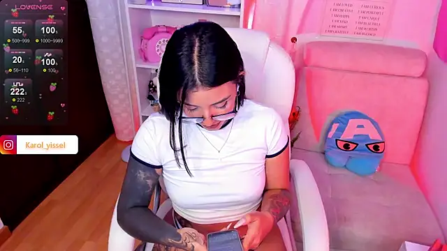 Snapshot of Hinataw33d01 chatting on February 2025 03:01:02 AM Hinataw33d01 online show from February 2025 03:01:02 AM