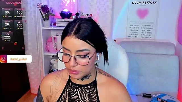 Snapshot of Hinataw33d01 chatting on February 2025 06:36:02 AM Hinataw33d01 online show from February 2025 06:36:02 AM