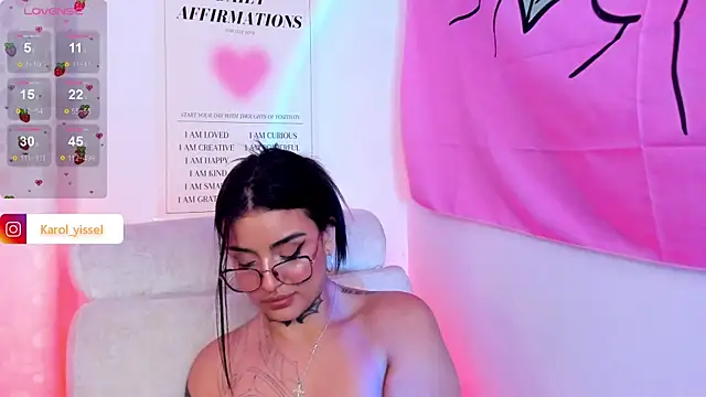 Snapshot of Hinataw33d01 chatting on February 2025 02:31:01 AM Hinataw33d01 online show from February 2025 02:31:01 AM