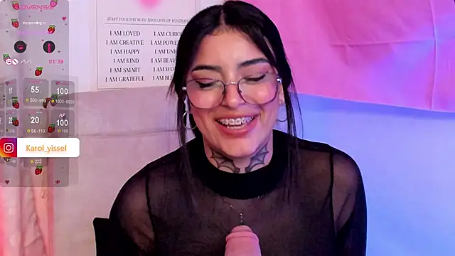 Snapshot of Hinataw33d01 chatting on March 2025 05:12:02 AM Hinataw33d01 online show from March 2025 05:12:02 AM