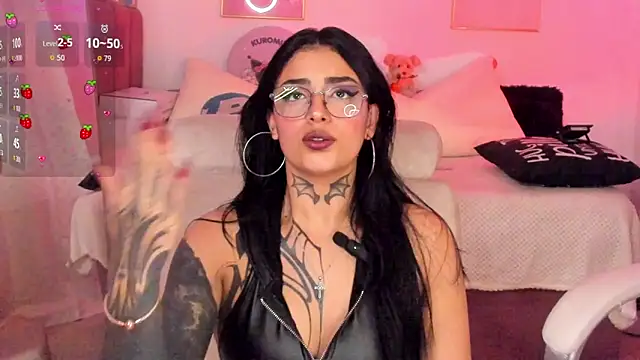 Snapshot of Hinataw33d01 chatting on September 2025 01:17:02 AM Hinataw33d01 online show from September 2025 01:17:02 AM