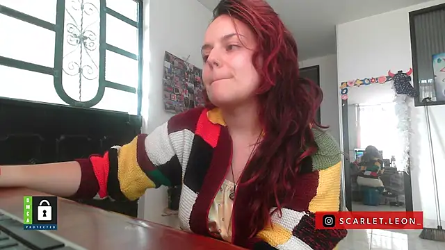 Scarletleon77 online show from November 2025 09:25:02 PM