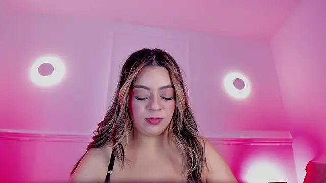 sarah-bonneth online show from April 2026 12:03:01 PM