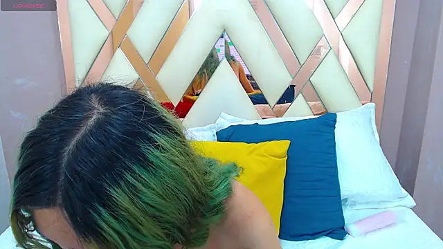 Erika Stevens online show from November 2025 03:48:02 PM