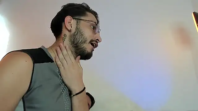 Snapshot of axel_giracr chatting on January 2025 07:53:01 PM axel giracr online show from January 2025 07:53:01 PM