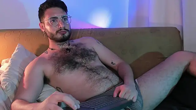 Snapshot of axel_giracr chatting on June 2026 08:12:02 PM axel giracr online show from June 2026 08:12:02 PM