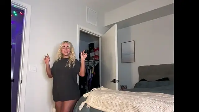 ElenaErickson online show from February 2026 03:32:02 AM