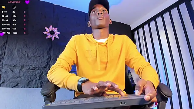 JacksonMuller  online show from December 2025 01:17:04 PM