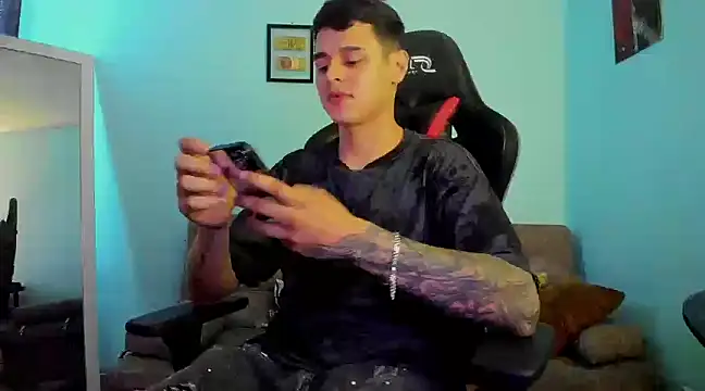 E Moon online show from December 2024 06:43:01 AM