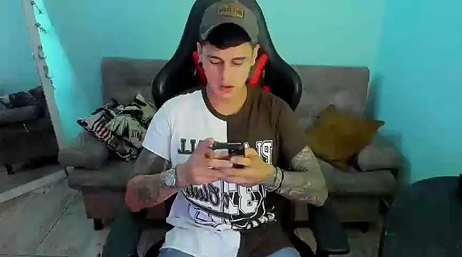 E Moon online show from December 2024 05:04:02 AM