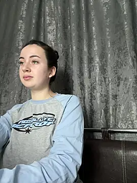 Snapshot of SweetieKendl chatting on December 2024 02:33:01 AM SweetieKendl online show from December 2024 02:33:01 AM