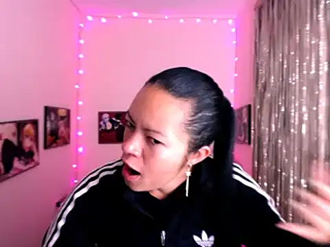 Cristal w online show from January 2025 12:18:01 PM