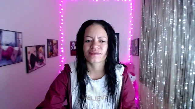 Cristal w online show from February 2025 12:28:01 PM