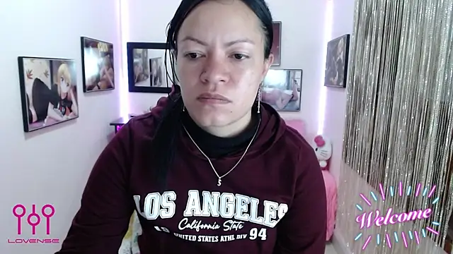 Cristal w online show from October 2025 01:23:02 PM