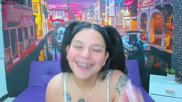 Small naughty  online show from November 2025 01:46:02 PM