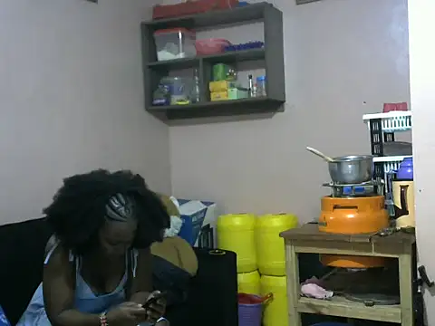 Snapshot of slender-qwene chatting on October 2025 06:06:01 PM slender-qwene online show from October 2025 06:06:01 PM