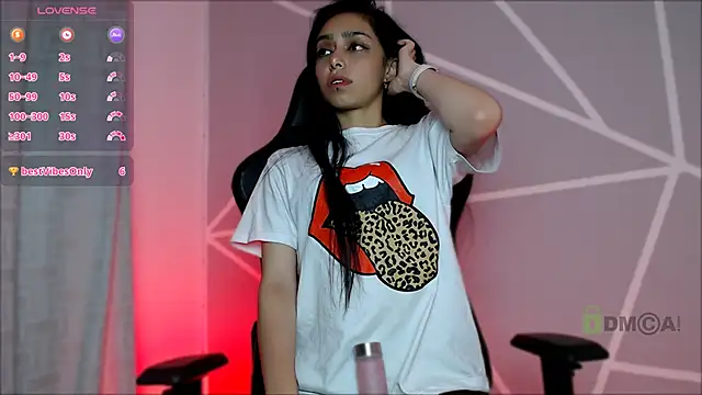 lilylouisee online show from December 2024 09:45:01 PM