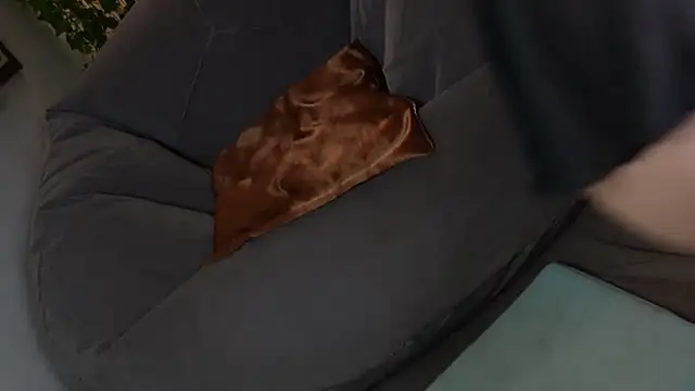 Snapshot of NaughtYHomemadE chatting on January 2025 04:25:02 PM NaughtYHomemadE online show from January 2025 04:25:02 PM