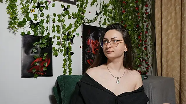 Snapshot of NaughtYHomemadE chatting on November 2025 09:26:02 PM NaughtYHomemadE online show from November 2025 09:26:02 PM