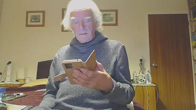 WaverlyKernow online show from January 2025 09:40:01 PM
