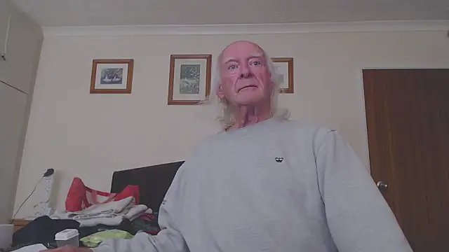 WaverlyKernow online show from October 2025 12:14:02 PM
